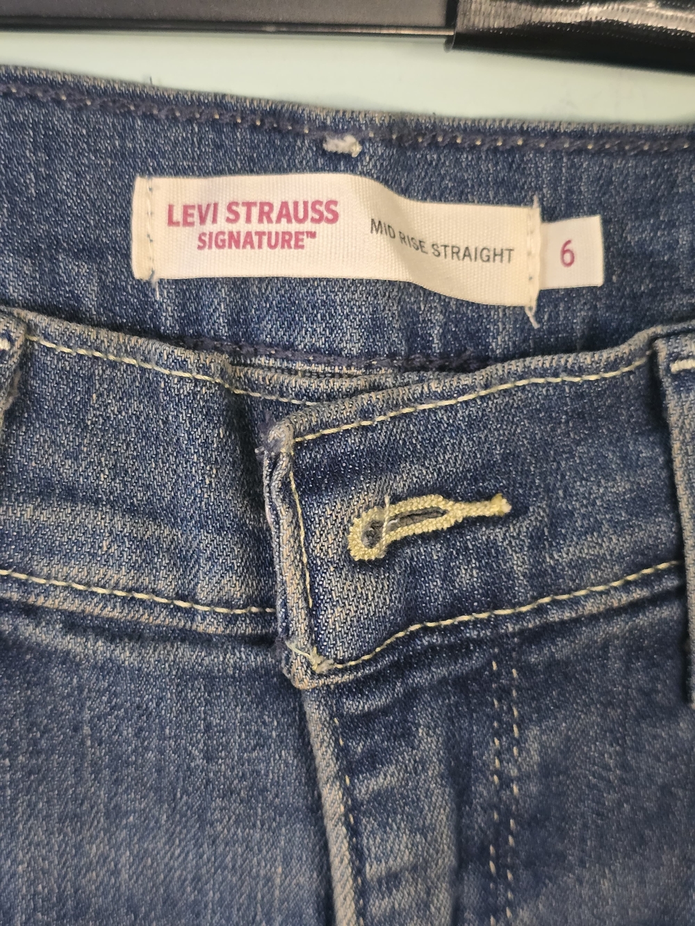 Levi Strauss Signature Women’s Blue Mid Rise Straight Slim Stretch Jeans 6 NWT - Picture 11 of 16